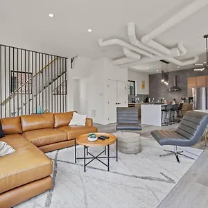 The Elegant Estate - Modern In Columbus